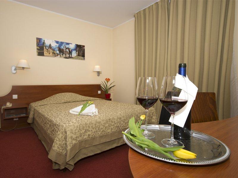 H6 Major Aparthotel Travel & Business, Free Parking Cracóvia Exterior foto