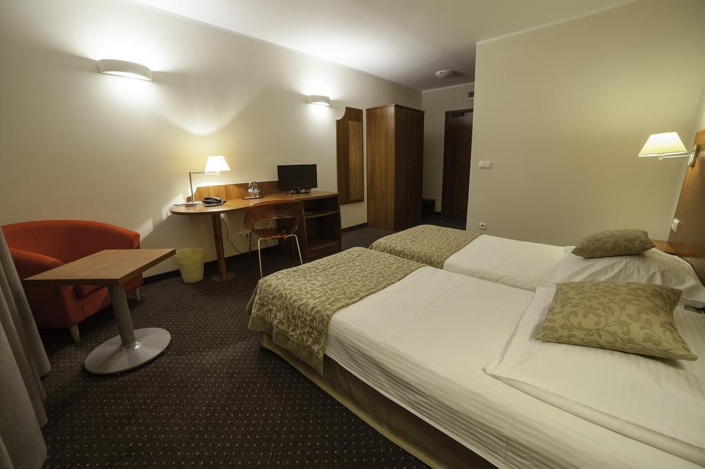 H6 Major Aparthotel Travel & Business, Free Parking Cracóvia Exterior foto